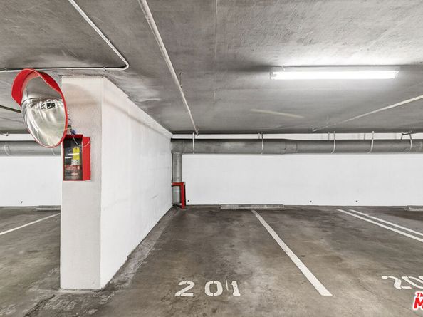 421 S La Fayette Park Place 301, Los Angeles CA 90057