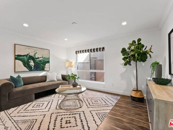 3831 Saint Johnswood Drive, Woodland Hills CA 91364