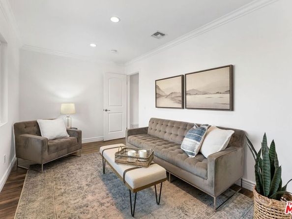 3831 Saint Johnswood Drive, Woodland Hills CA 91364