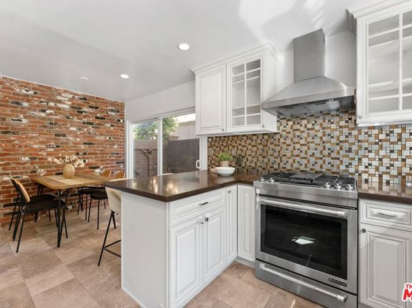 3831 Saint Johnswood Drive, Woodland Hills CA 91364