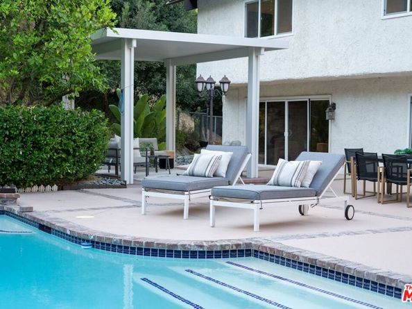 3831 Saint Johnswood Drive, Woodland Hills CA 91364