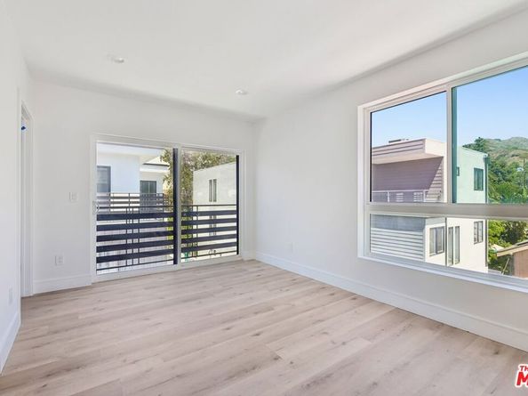 2113 Holly Drive, Los Angeles CA 90068