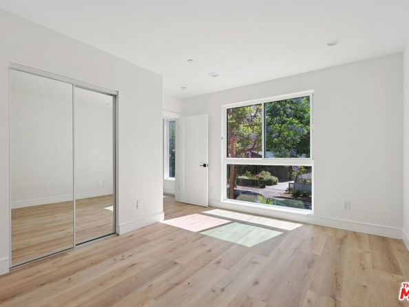 2113 Holly Drive, Los Angeles CA 90068