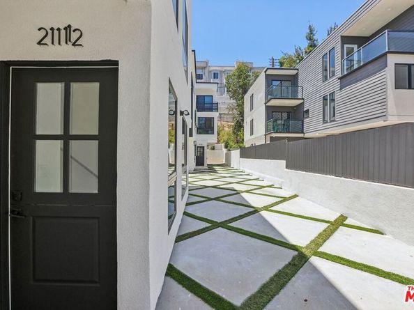 2113 Holly Drive, Los Angeles CA 90068