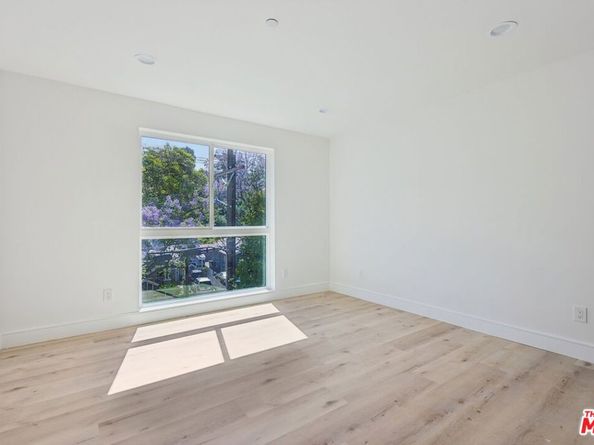 2113 Holly Drive, Los Angeles CA 90068