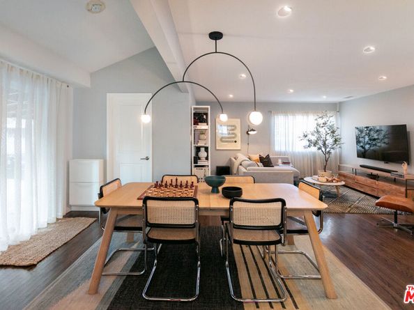 2415 8th Avenue, Los Angeles CA 90018