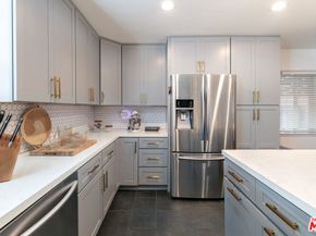 2415 8th Avenue, Los Angeles CA 90018