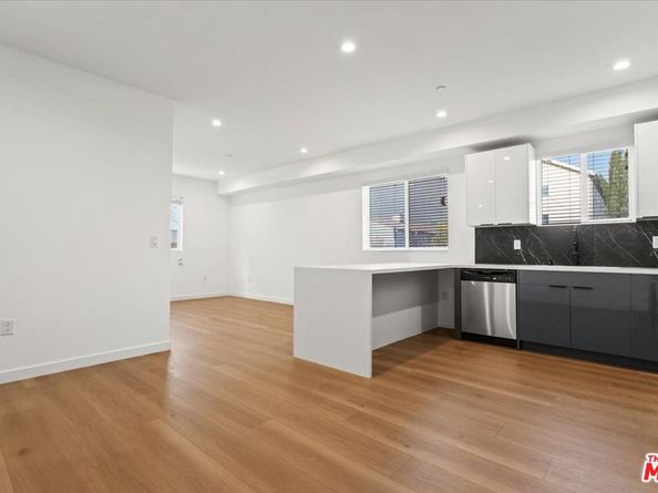 1631 S New Hampshire Avenue, Los Angeles CA 90006