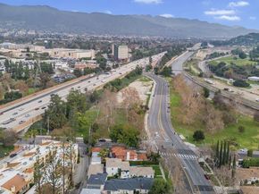 2907 W Riverside Drive, Burbank CA 91505