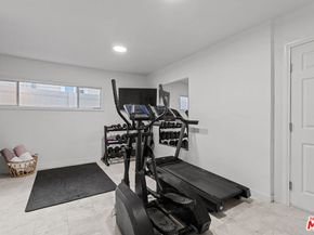 4210 N Sepulveda Boulevard, Sherman Oaks CA 91403