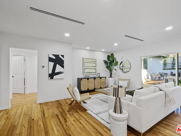 4210 N Sepulveda Boulevard, Sherman Oaks CA 91403