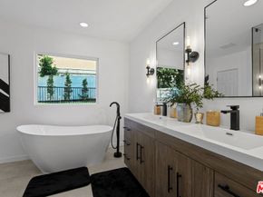 4210 N Sepulveda Boulevard, Sherman Oaks CA 91403