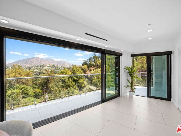 7141 Woodrow Wilson Drive, Los Angeles CA 90068