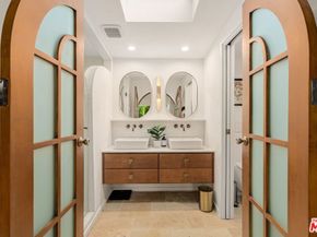 7030 De Longpre Avenue, Los Angeles CA 90028