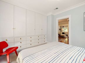 7030 De Longpre Avenue, Los Angeles CA 90028