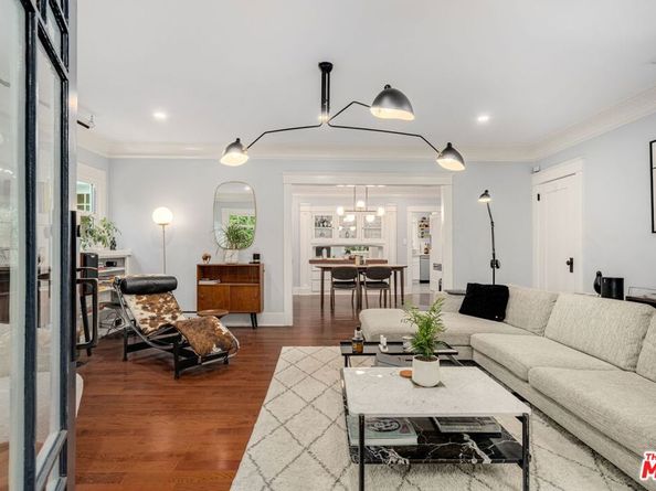 7030 De Longpre Avenue, Los Angeles CA 90028