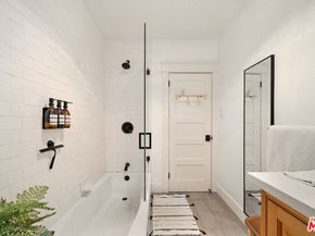 7030 De Longpre Avenue, Los Angeles CA 90028