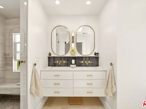 7030 De Longpre Avenue, Los Angeles CA 90028