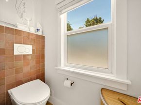 7030 De Longpre Avenue, Los Angeles CA 90028