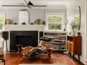 7030 De Longpre Avenue, Los Angeles CA 90028