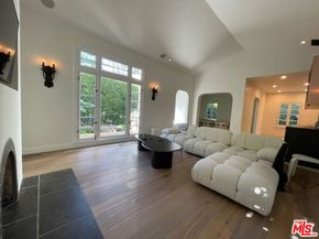 934 N Sweetzer Avenue, West Hollywood CA 90069