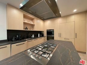 934 N Sweetzer Avenue, West Hollywood CA 90069