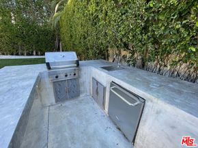 934 N Sweetzer Avenue, West Hollywood CA 90069