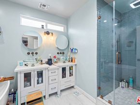 9232 S 8th Avenue, Inglewood CA 90305