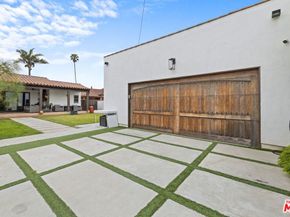 9232 S 8th Avenue, Inglewood CA 90305