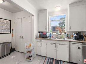 9232 S 8th Avenue, Inglewood CA 90305