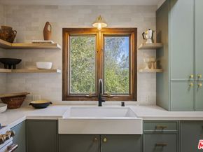 2333 Effie Street, Los Angeles CA 90026