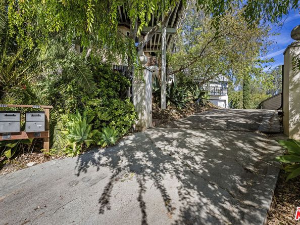 2333 Effie Street, Los Angeles CA 90026