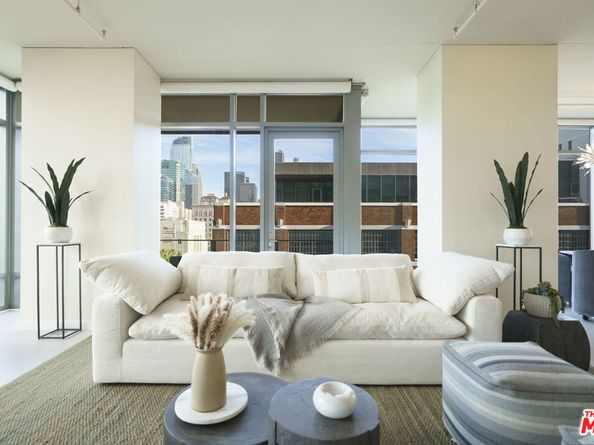 1100 S Hope Street 716, Los Angeles CA 90015