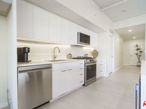 1100 S Hope Street 716, Los Angeles CA 90015