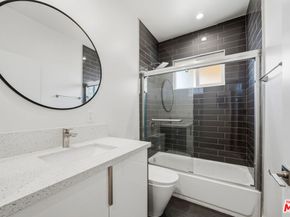5641 Riverton Avenue, North Hollywood CA 91601