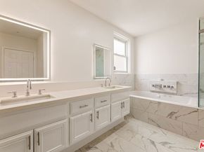 25 15th Place 101, Long Beach CA 90802