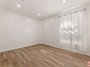 25 15th Place 101, Long Beach CA 90802