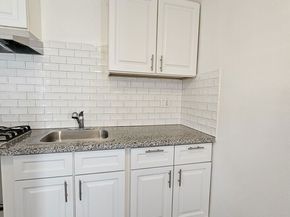 522 W 82nd Street, Los Angeles CA 90044