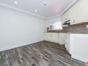 522 W 82nd Street, Los Angeles CA 90044