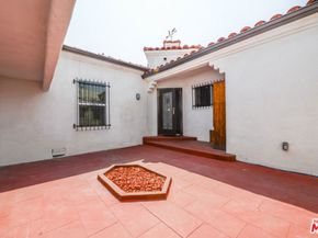522 W 82nd Street, Los Angeles CA 90044