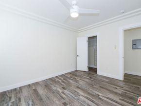 522 W 82nd Street, Los Angeles CA 90044