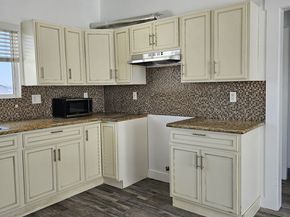522 W 82nd Street, Los Angeles CA 90044