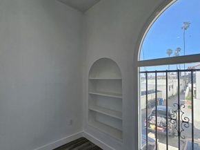522 W 82nd Street, Los Angeles CA 90044