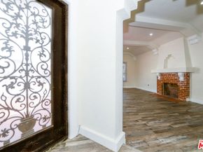 522 W 82nd Street, Los Angeles CA 90044