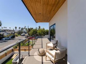 5140 Los Robles Dr, Carlsbad CA 92008