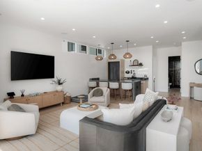 5140 Los Robles Dr, Carlsbad CA 92008