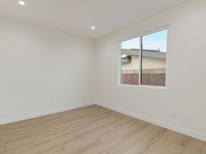 5140 Los Robles Dr, Carlsbad CA 92008