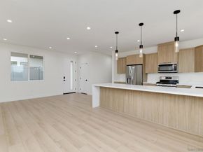 5140 Los Robles Dr, Carlsbad CA 92008