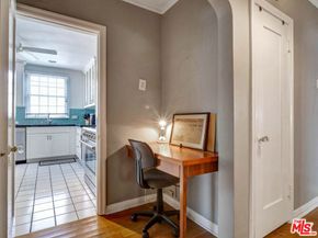 6171 Barrows Drive, Los Angeles CA 90048