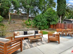 22522 Avenue San Luis, Woodland Hills CA 91364